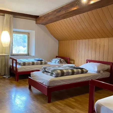 House With Garden And Free Parking, Great For Groups Prázdninový dům *
