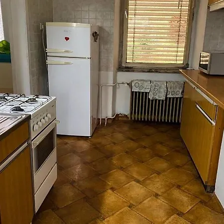 House With Garden And Free Parking, Great For Groups * Lublaň