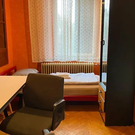 House With Garden And Free Parking, Great For Groups Prázdninový dům